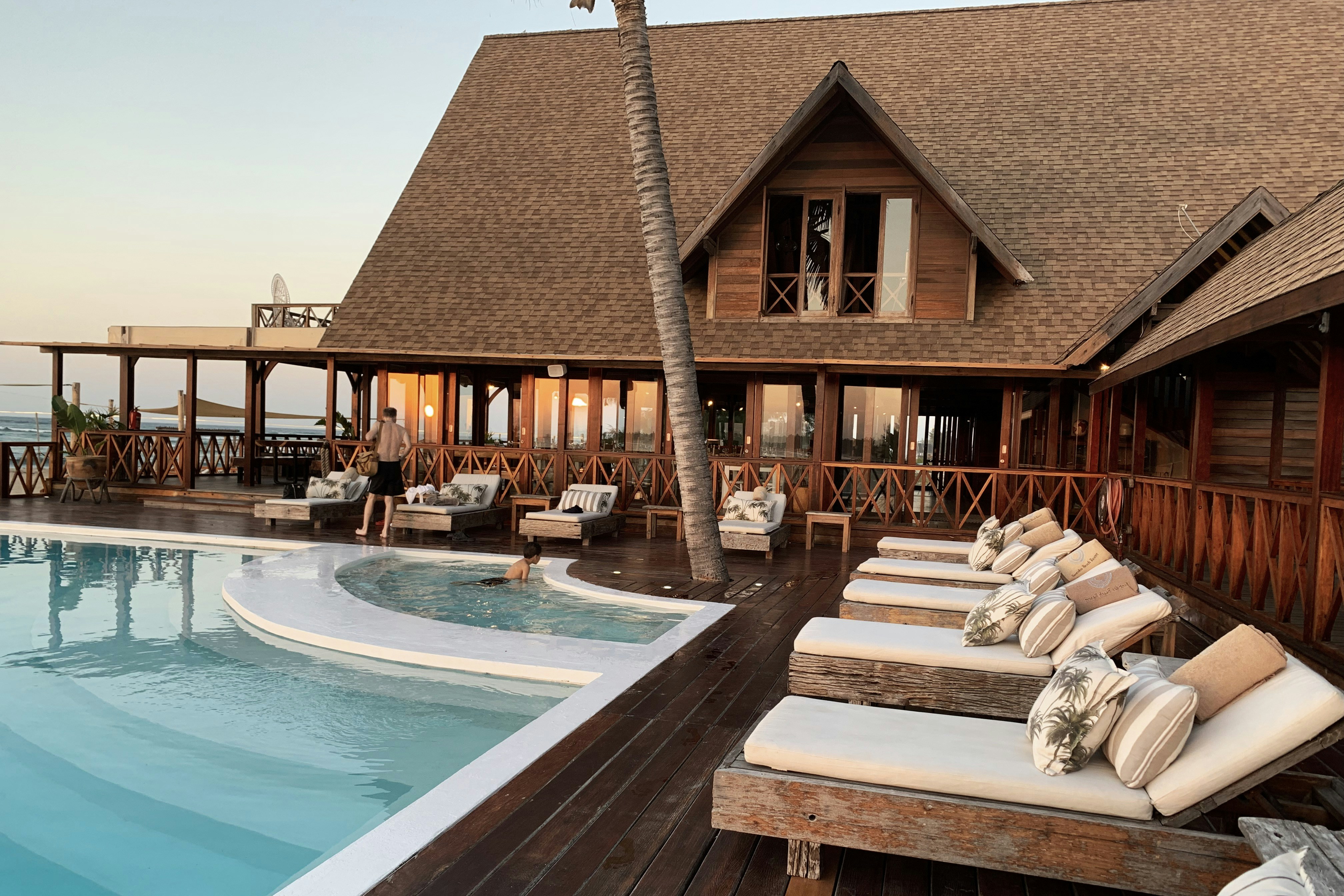 Hostels & Hotels