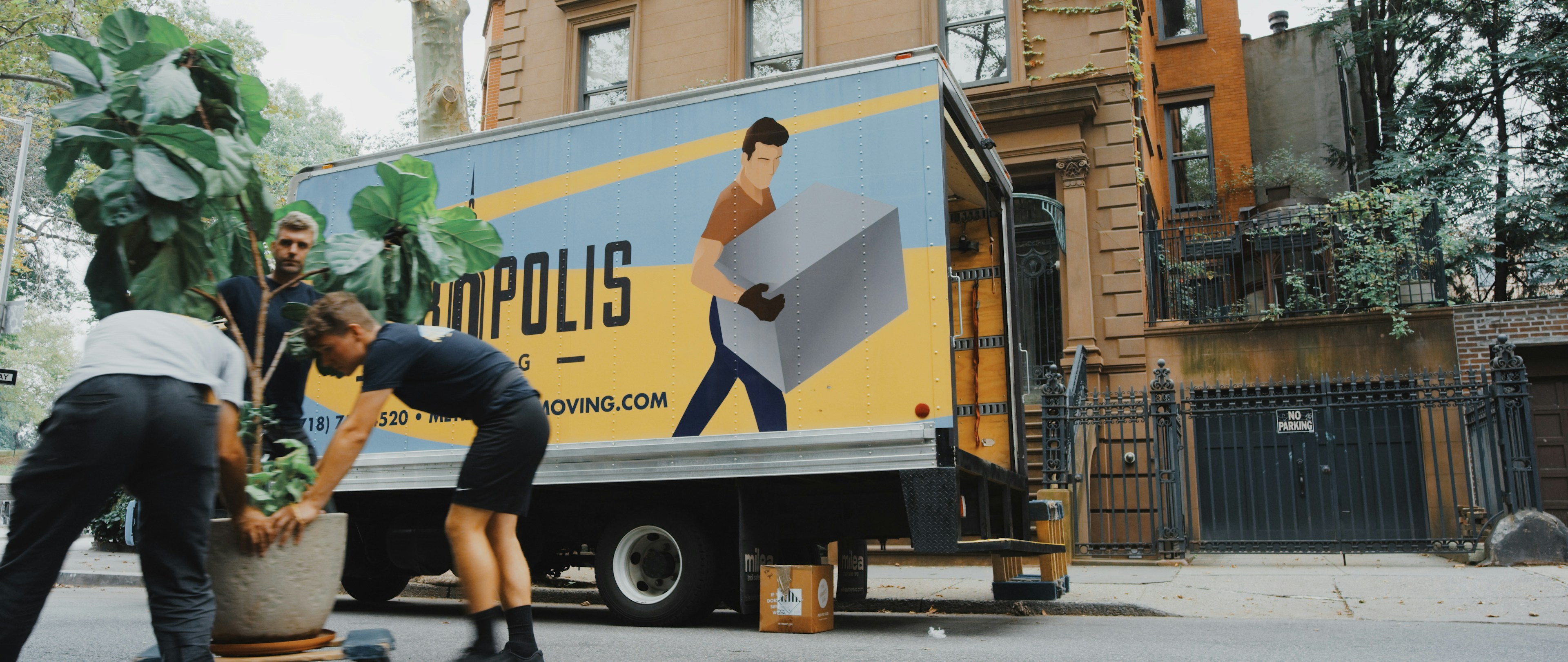 Moving truck